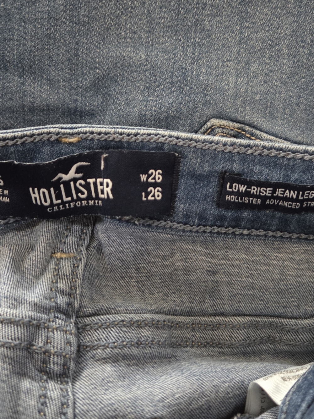 Hollister Women's Blue Stretch Jeggings with Subtle Distress - Picture 7 of 8